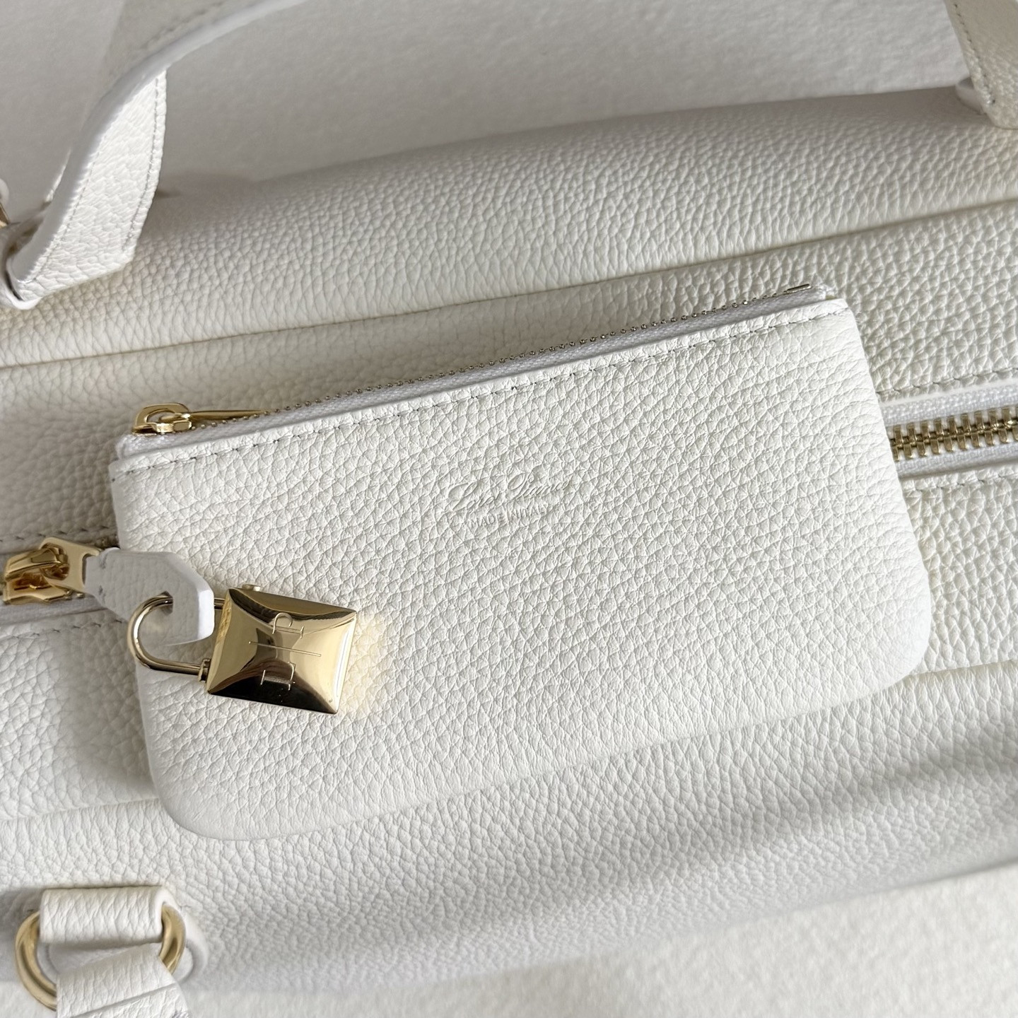 Loro Piana Needle 38x22x16cm