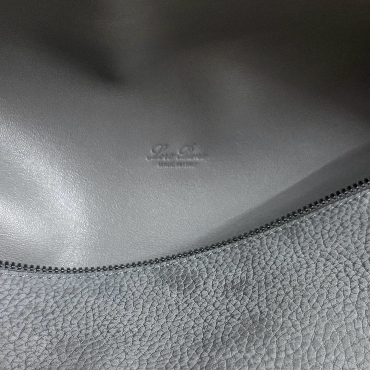 Loro Piana Extra pouch L29 29x18x5cm