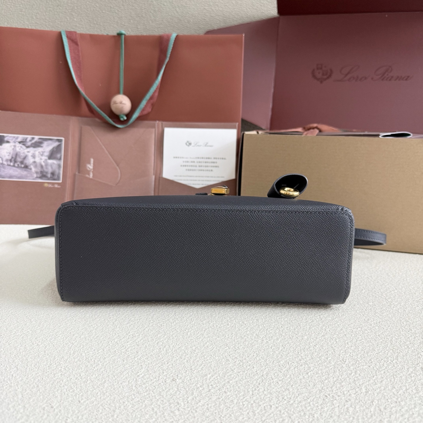 Loro Piana Extra Pocket L27 Calfskin 16x27x10cm