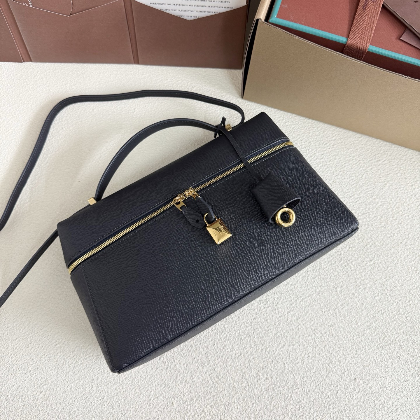 Loro Piana Extra Pocket L27 Calfskin 16x27x10cm