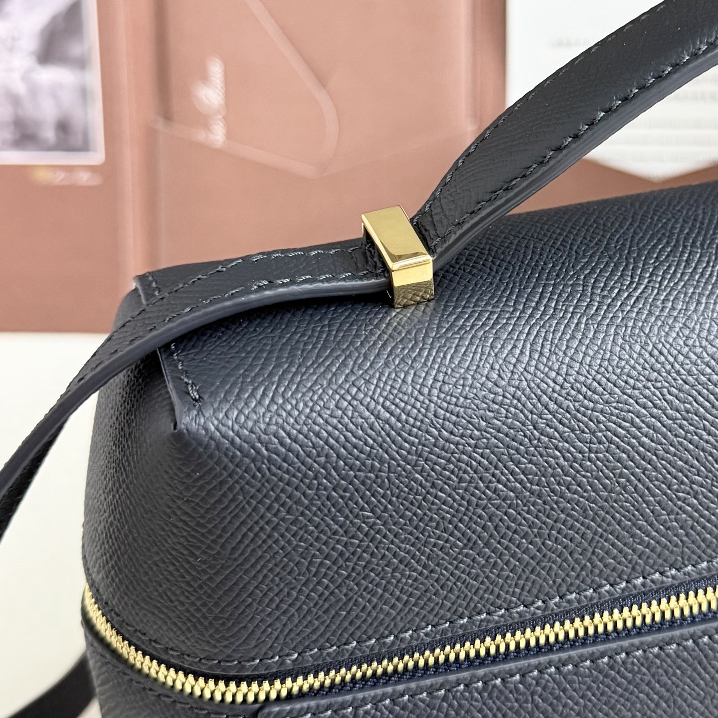 Loro Piana Extra Pocket L27 Calfskin 16x27x10cm