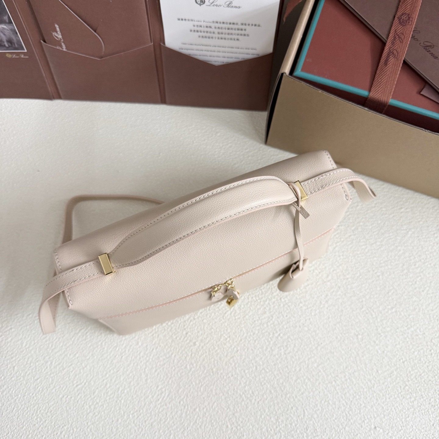Loro Piana Extra Pocket L27 Calfskin 16x27x10cm