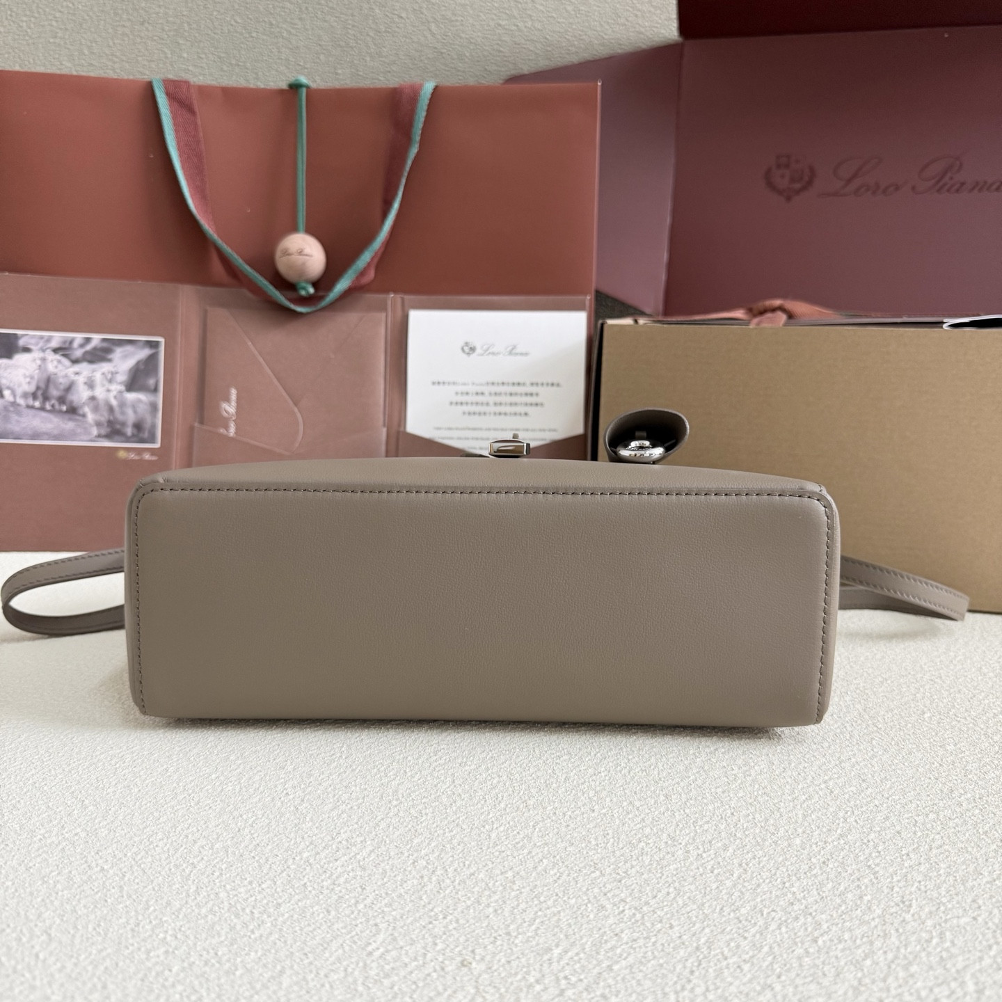 Loro Piana Extra Pocket L27 Calfskin 16x27x10cm