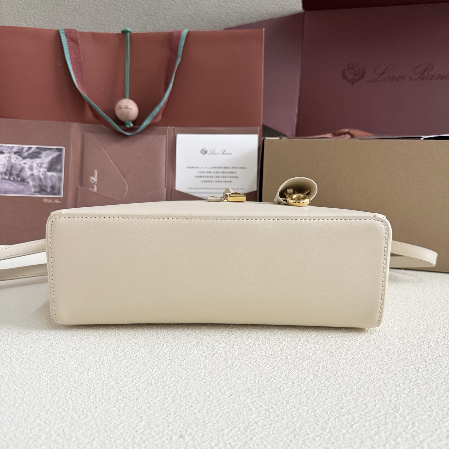 Loro Piana Extra Pocket L27 Calfskin 16x27x10cm