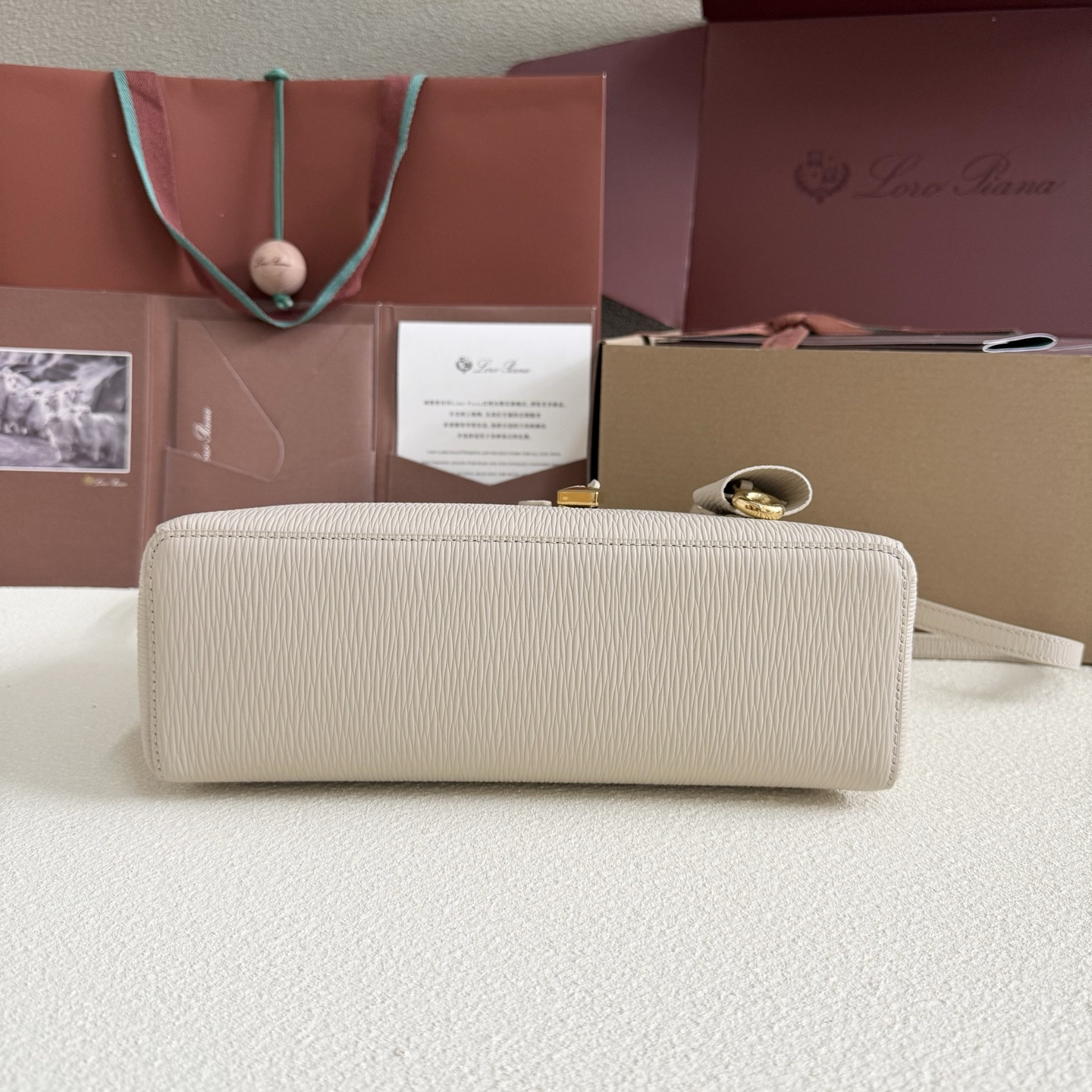 Loro Piana Extra Pocket L27 Calfskin 16x27x10cm