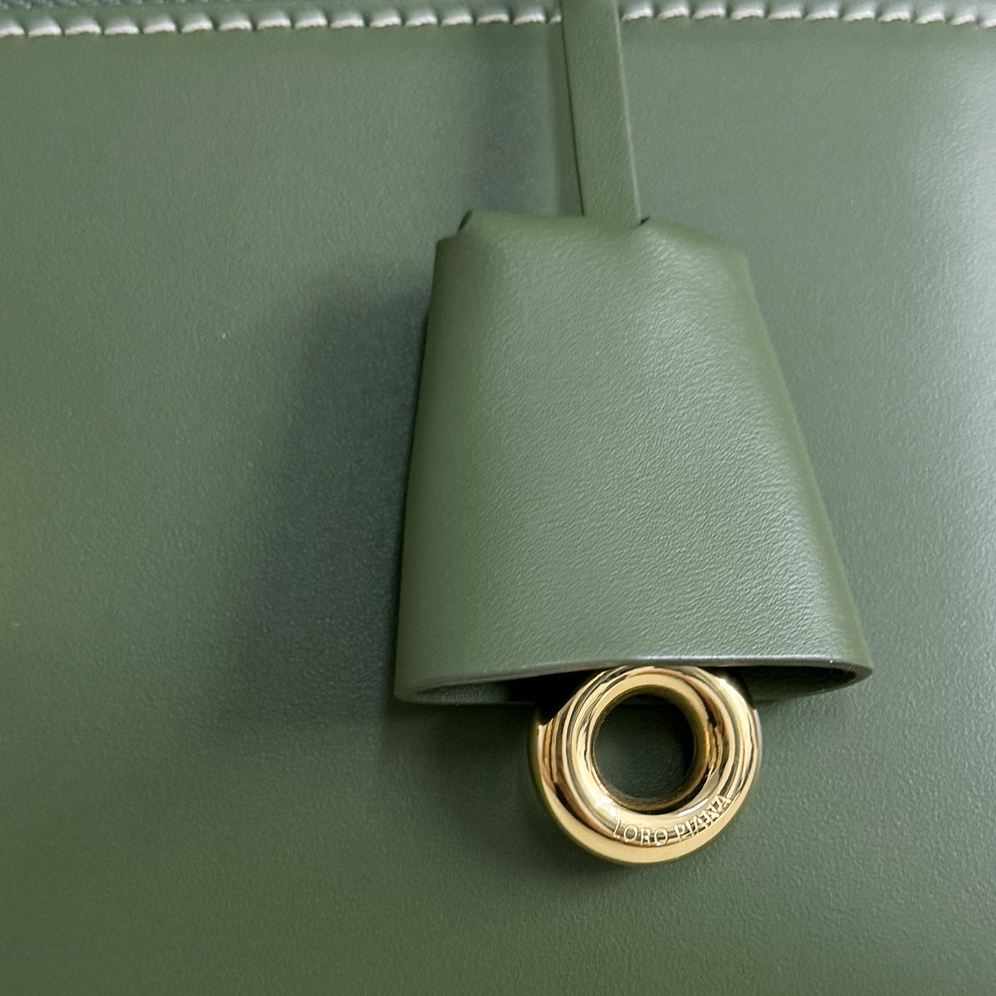 Loro Piana Extra Pocket L27 Calfskin 16x27x10cm