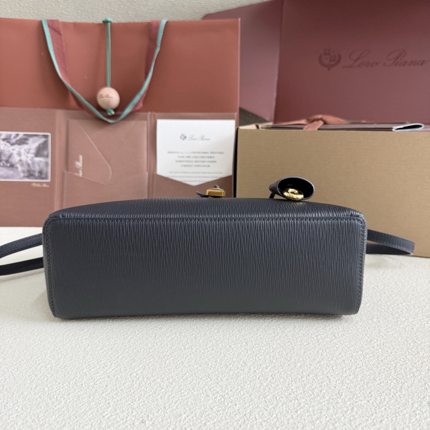 Loro Piana Extra Pocket L27 Calfskin 16x27x10cm