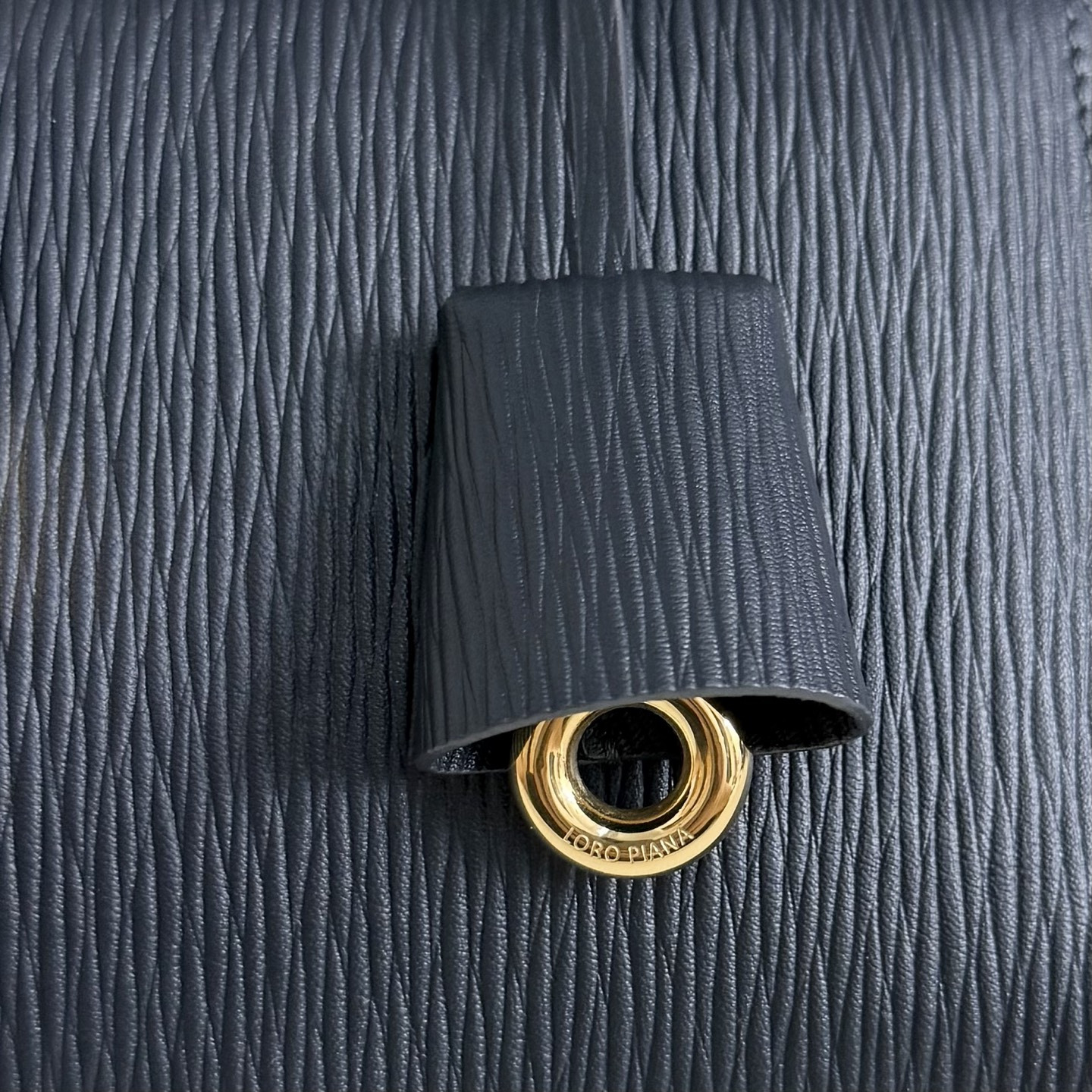 Loro Piana Extra Pocket L27 Calfskin 16x27x10cm