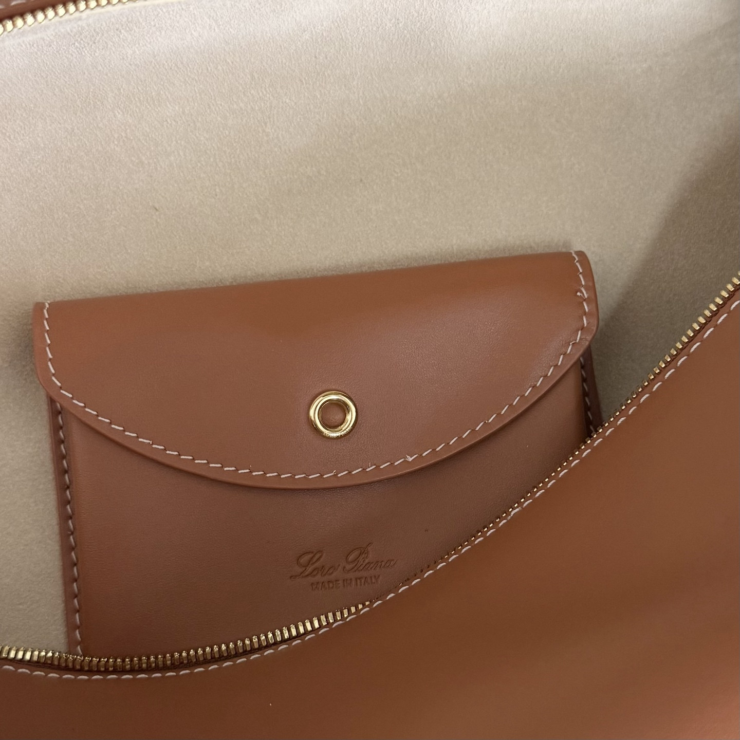 Loro Piana Extra Pocket L27 Calfskin 16x27x10cm