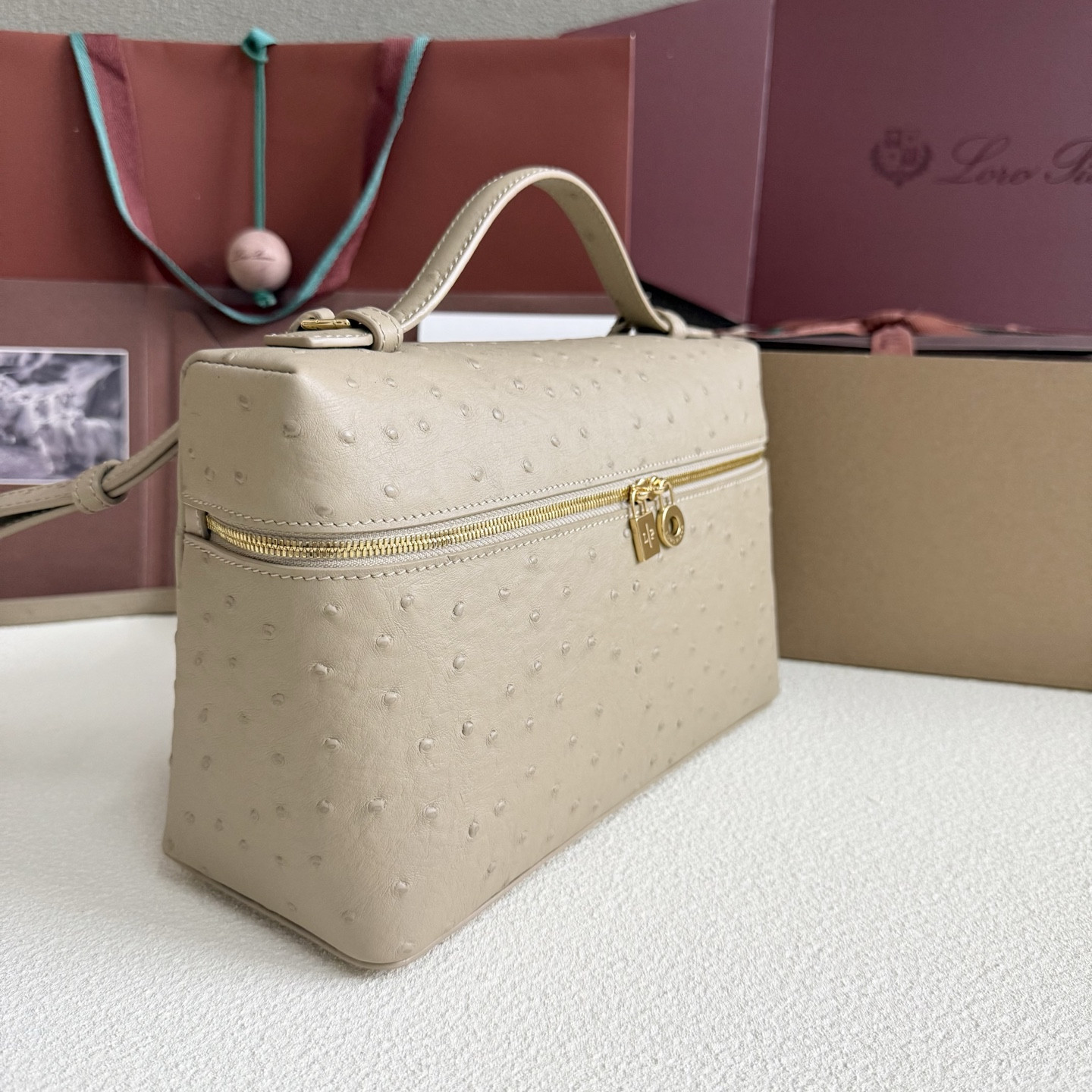 Loro Piana Extra Pocket L27 Ostrich-grained Leather 16x27x10cm