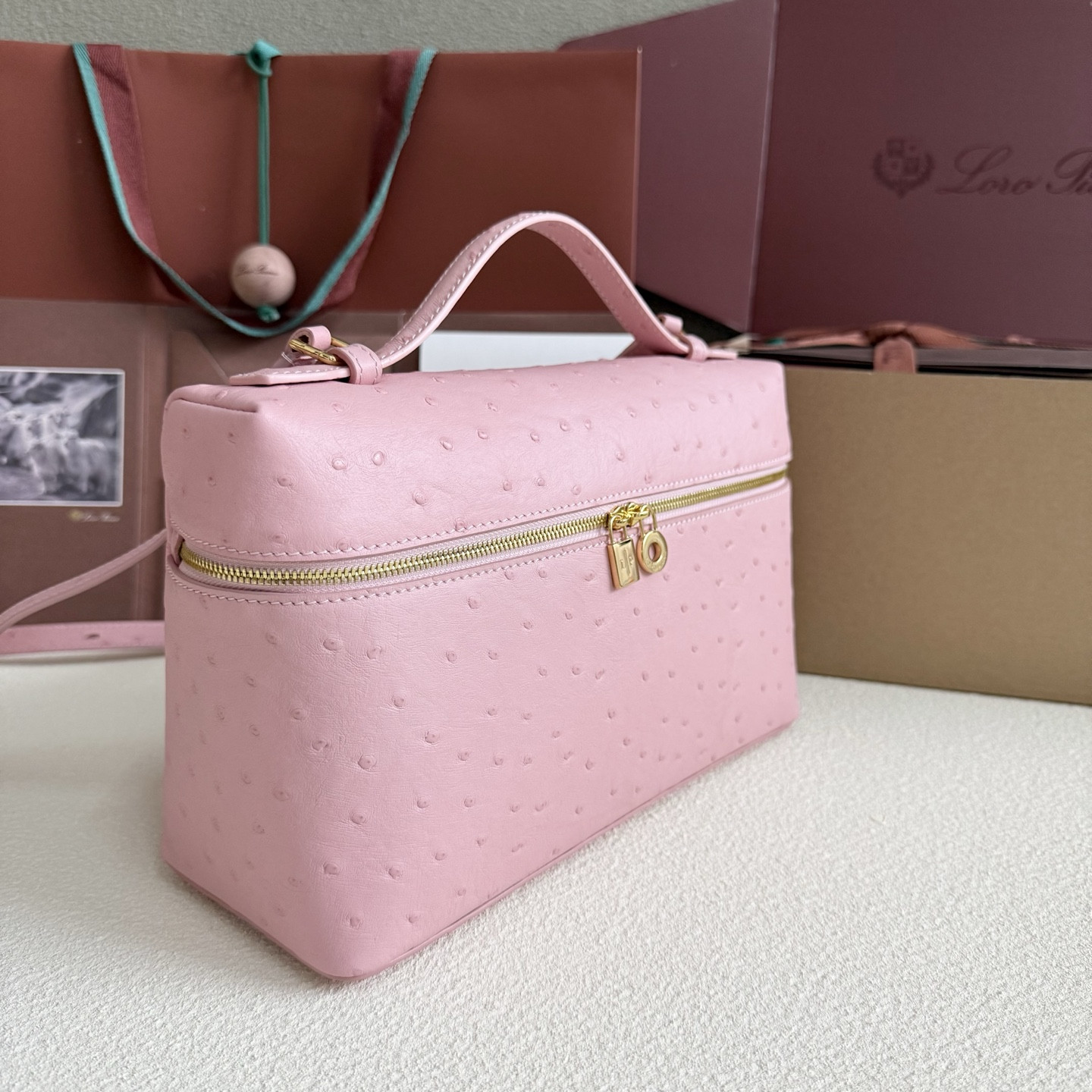 Loro Piana Extra Pocket L27 Ostrich-grained Leather 16x27x10cm