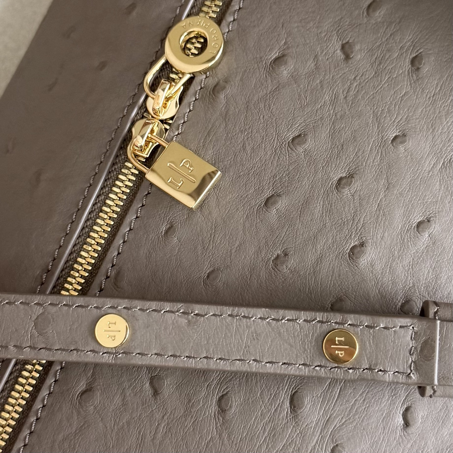 Loro Piana Extra Pocket L27 Ostrich-grained Leather 16x27x10cm