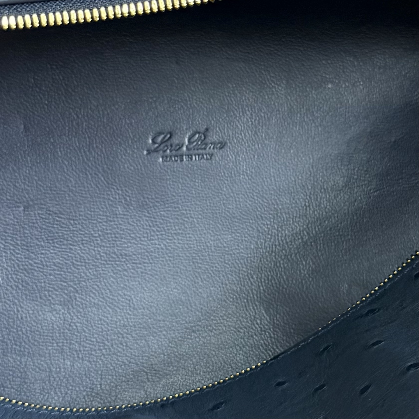 Loro Piana Extra Pocket L27 Ostrich-grained Leather 16x27x10cm