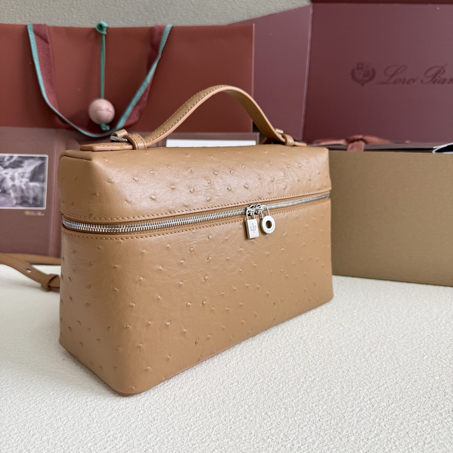 Loro Piana Extra Pocket L27 Ostrich-grained Leather 16x27x10cm