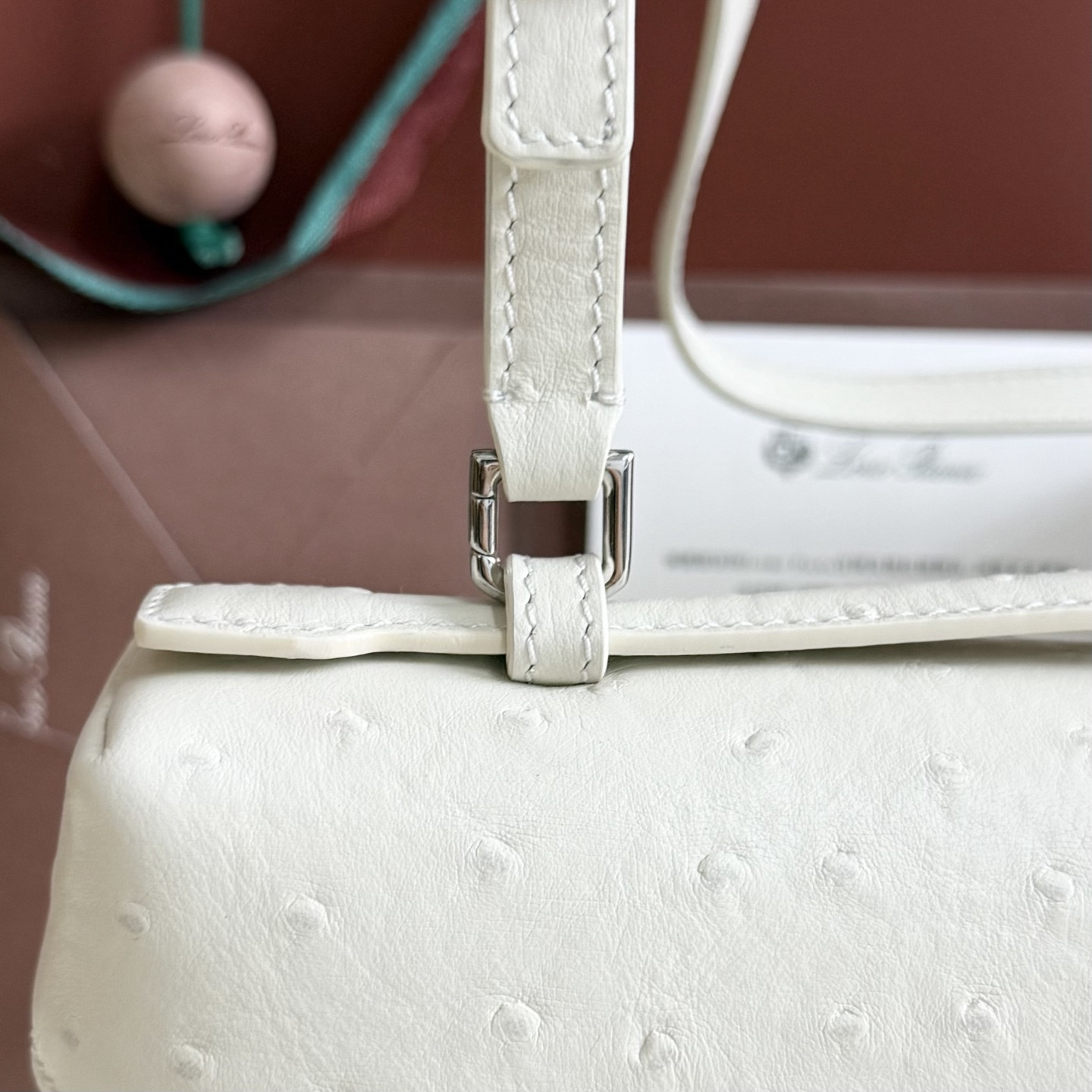 Loro Piana Extra Pocket L27 Ostrich-grained Leather 16x27x10cm