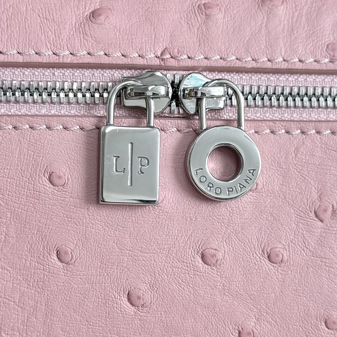 Loro Piana Extra Pocket L27 Ostrich-grained Leather 16x27x10cm