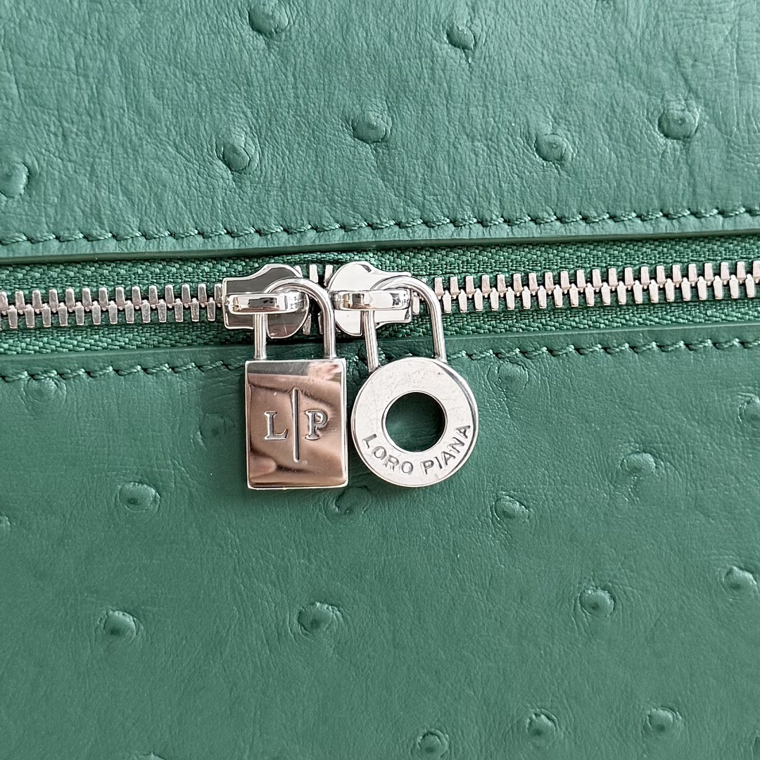 Loro Piana Extra Pocket L27 Ostrich-grained Leather 16x27x10cm