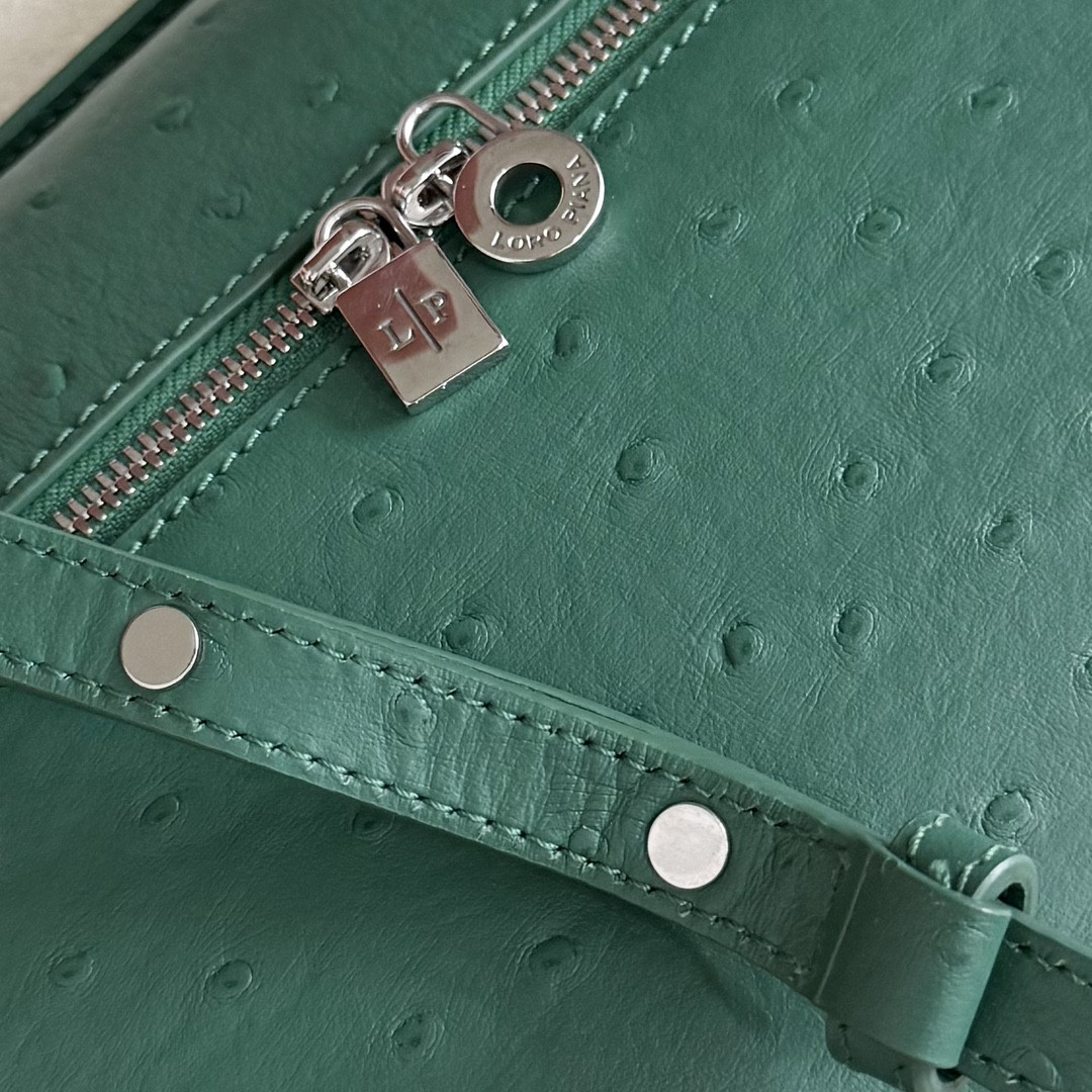 Loro Piana Extra Pocket L27 Ostrich-grained Leather 16x27x10cm