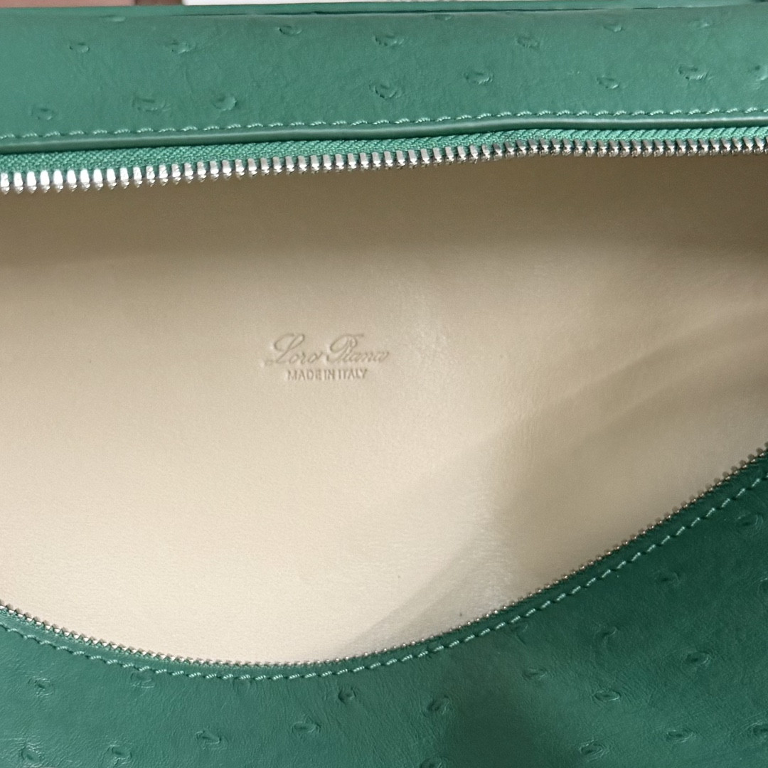 Loro Piana Extra Pocket L27 Ostrich-grained Leather 16x27x10cm