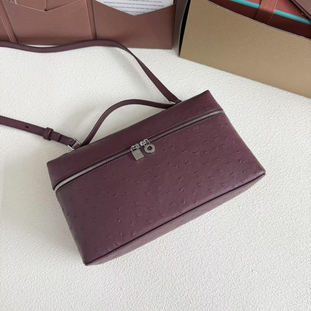 Loro Piana Extra Pocket L27 Ostrich-grained Leather 16x27x10cm