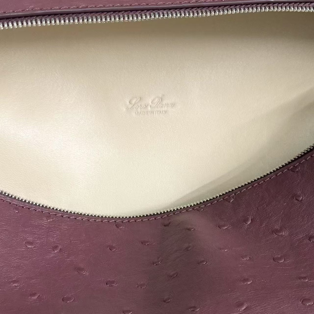 Loro Piana Extra Pocket L27 Ostrich-grained Leather 16x27x10cm