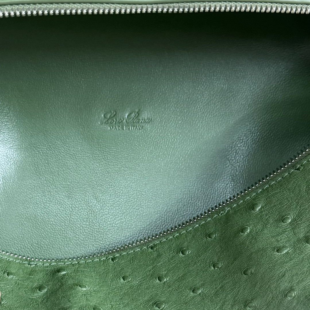 Loro Piana Extra Pocket L27 Ostrich-grained Leather 16x27x10cm