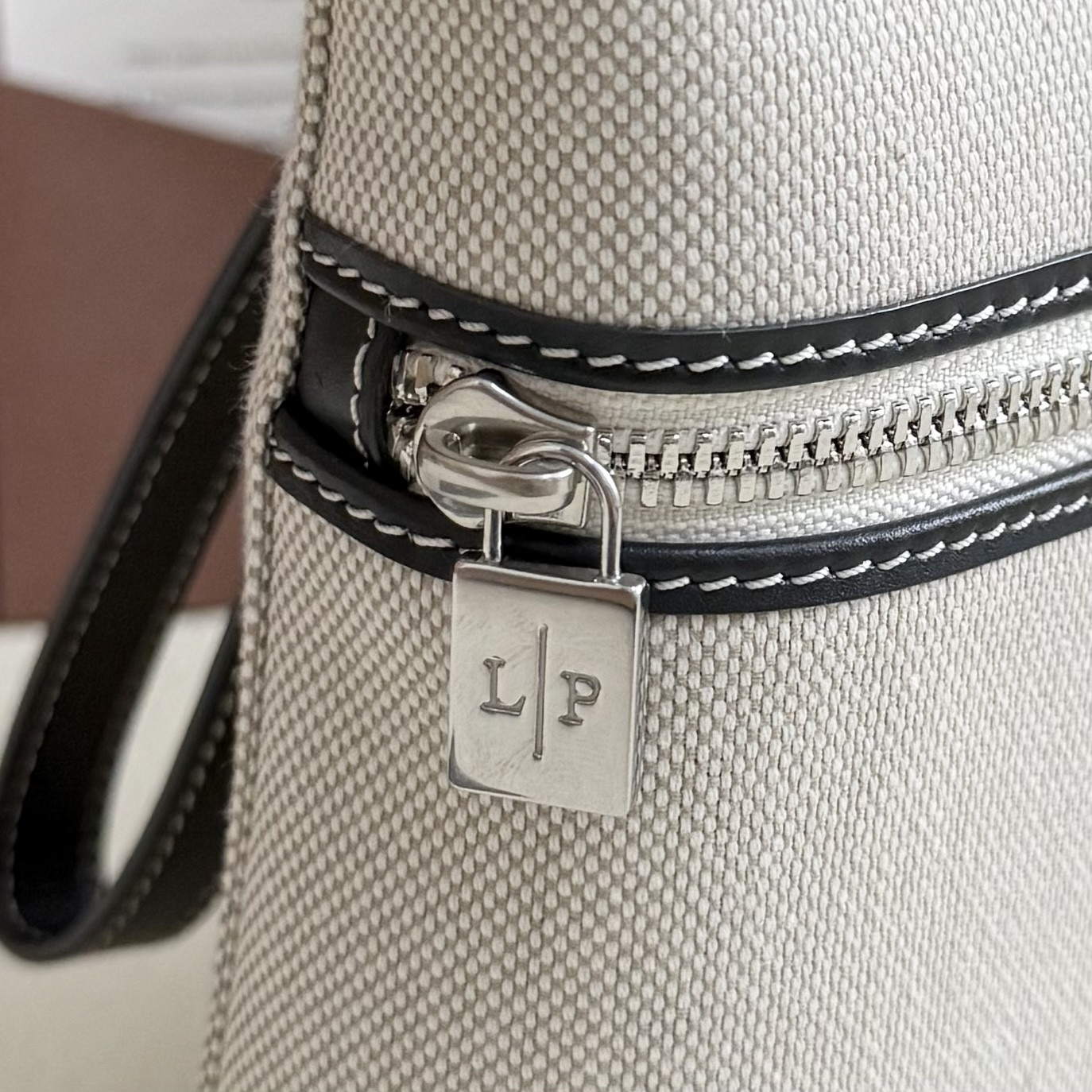 Loro Piana Extra pouch L29 29x18x5cm