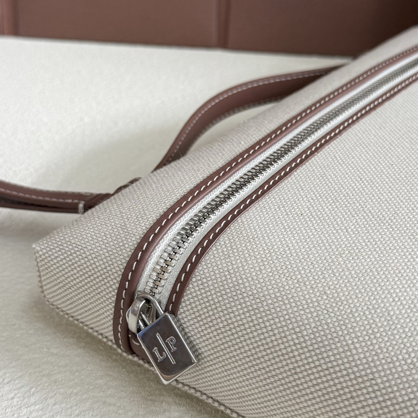 Loro Piana Extra pouch L29 29x18x5cm