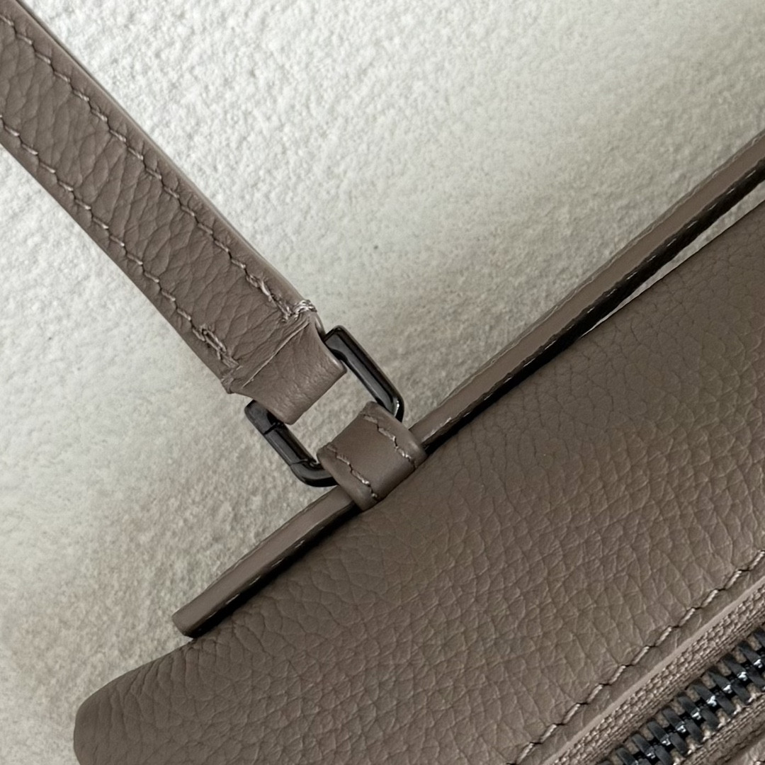 Loro Piana Extra pouch L29 29x18x5cm