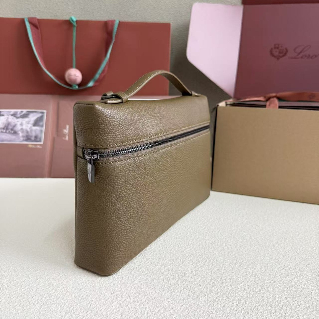 Loro Piana Extra pouch L29 29x18x5cm