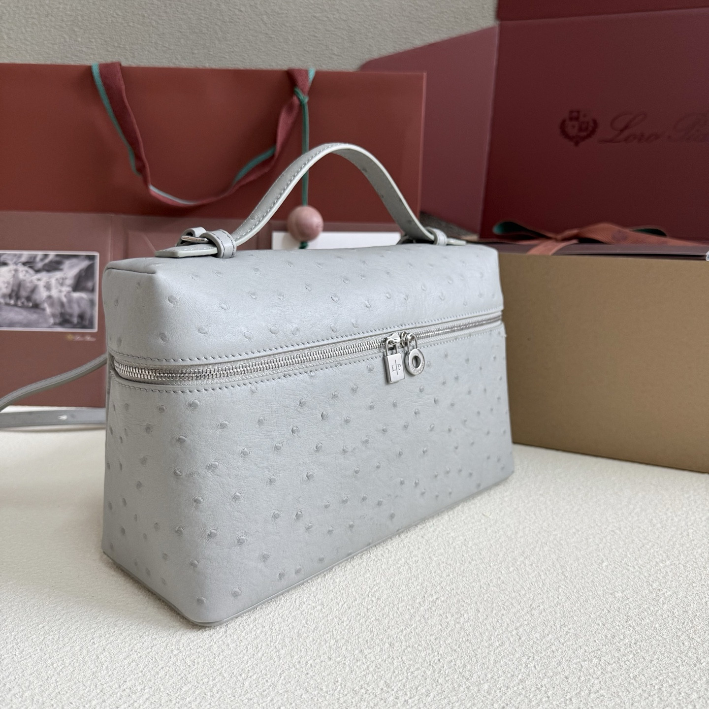 Loro Piana Extra Pocket L27 Ostrich-grained Leather 16x27x10cm