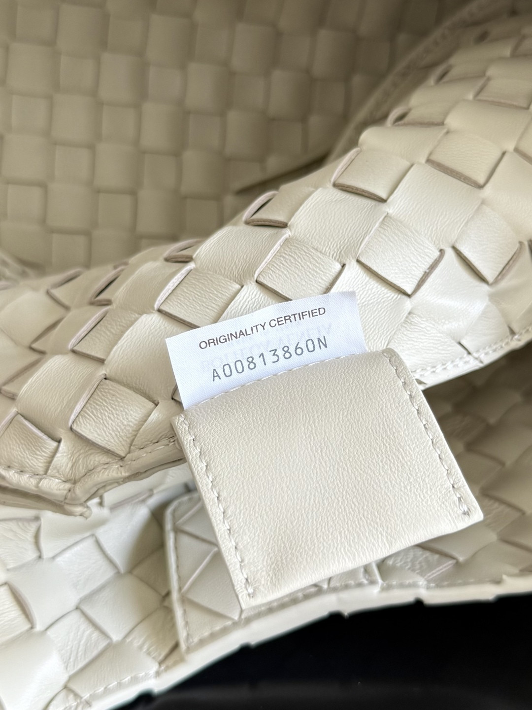 Bottega Veneta Medium Campana 20x33x16.5cm