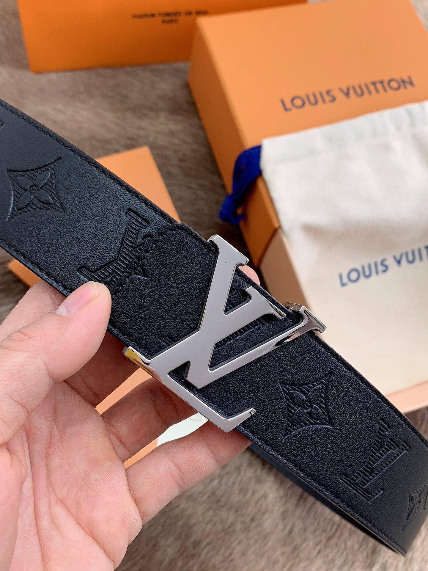 LV LOUIS VUITTON 40MM BELT